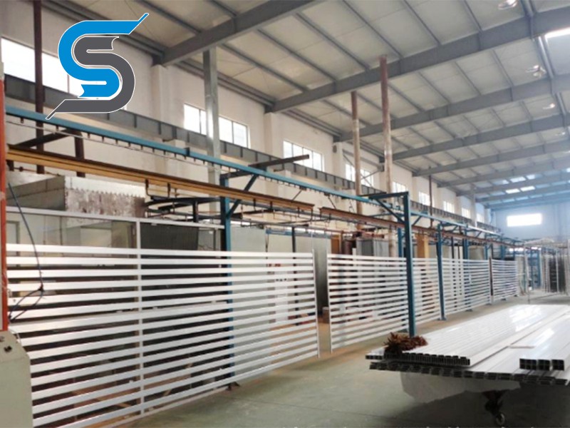 Horizontal powder spraying line